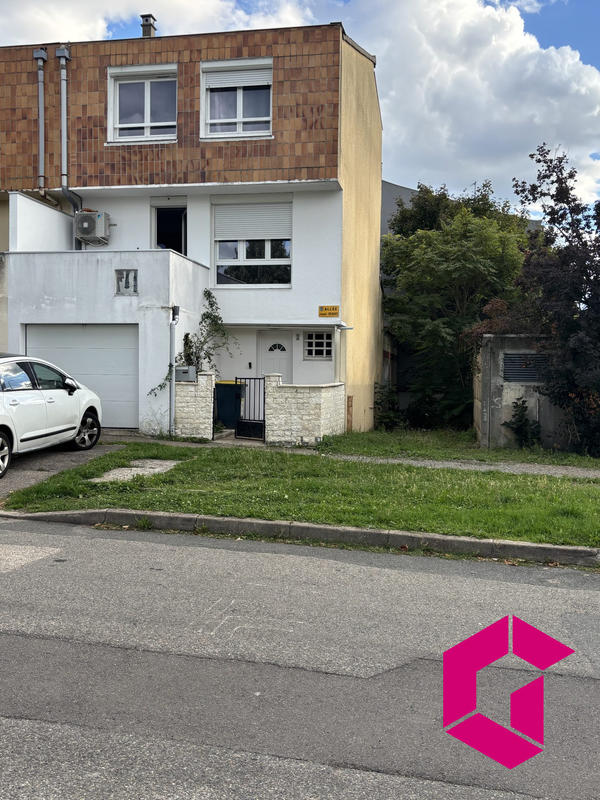 Maison - 100 m² - 5 pièces