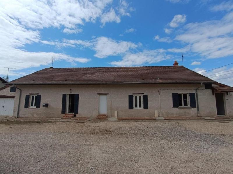 Maison traditionnelle - 75 m² - 4 pièces
