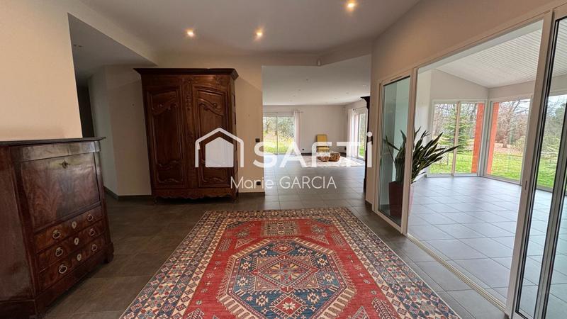 Maison - 245 m² - 7 pièces