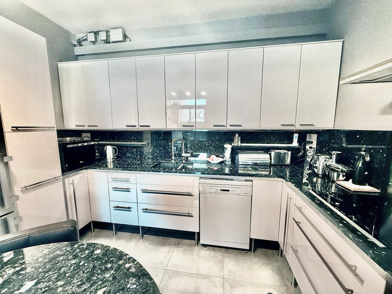 Appartement - 147 m² - 4 pièces