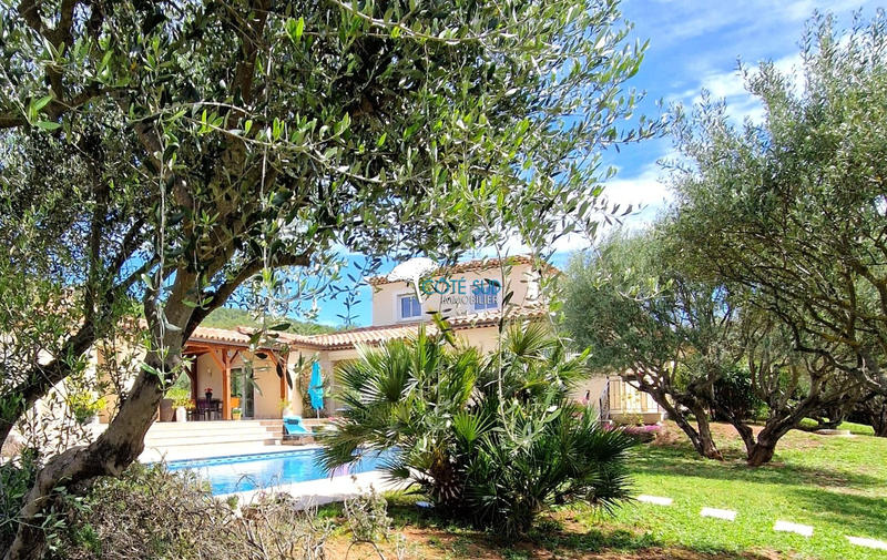 Maison - 220 m² - 9 pièces