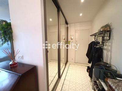 Appartement - 80 m² - 5 pièces