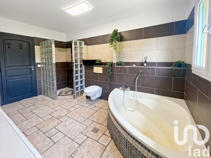 Maison - 227 m² - 7 pièces