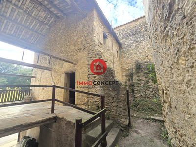 Maison - 96 m² - 5 pièces