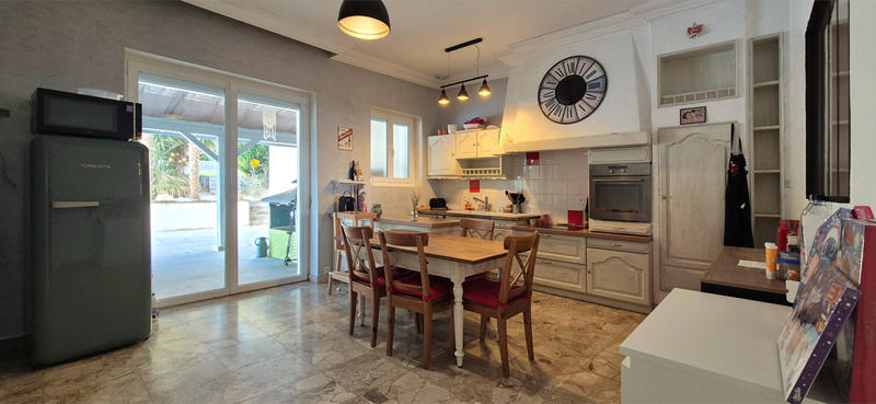 Maison - 401 m² - 10 pièces