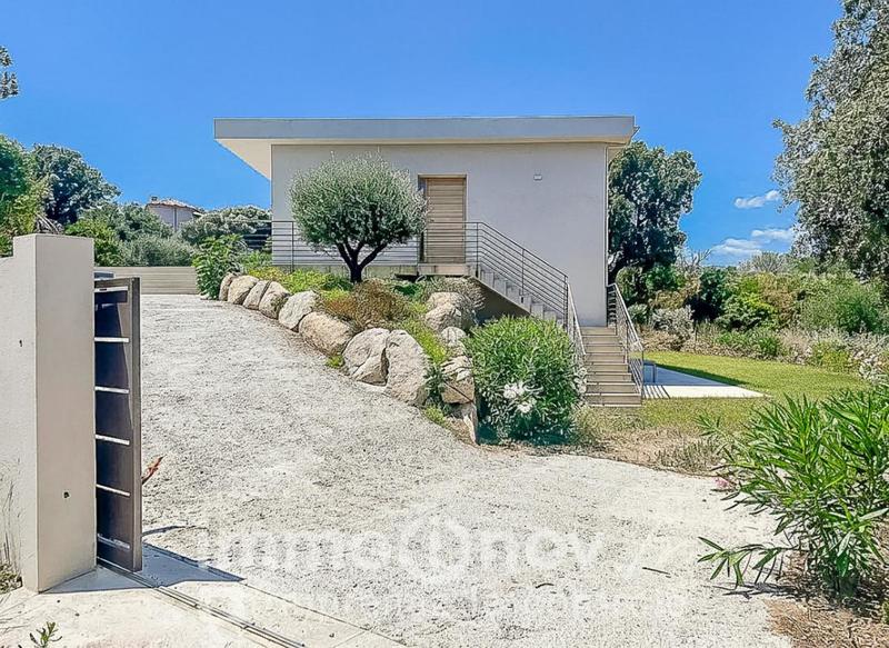 Maison d'architecte - 220 m² - 8 pièces