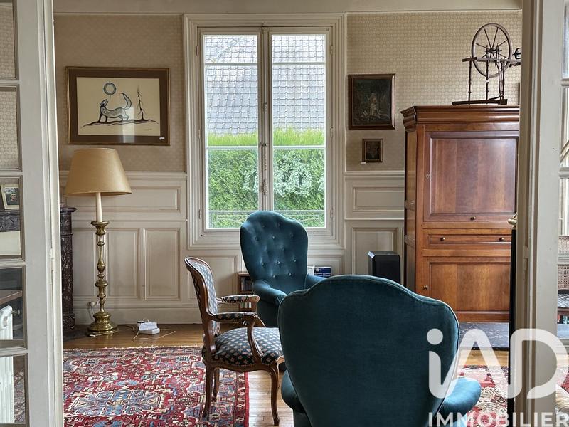 Maison - 182 m² - 9 pièces