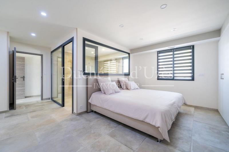 Villa - 300 m² - 9 pièces