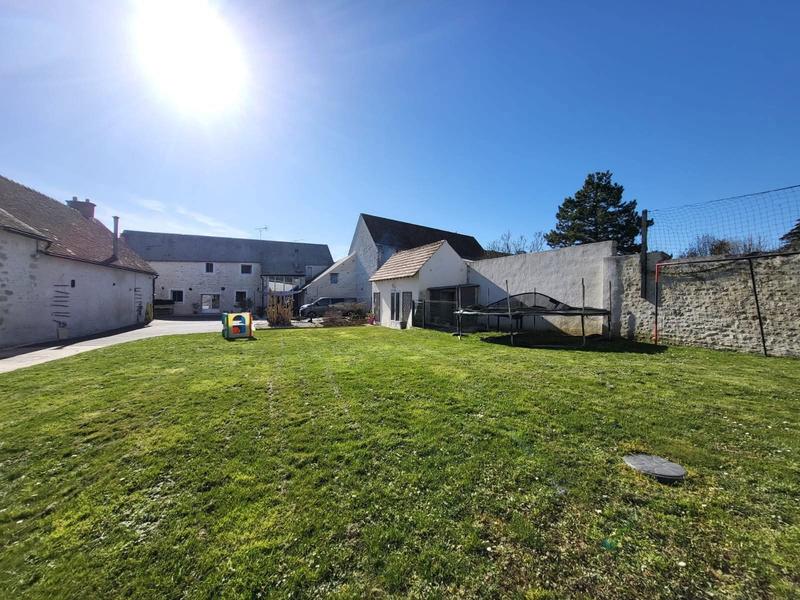 Maison - 218 m² - 6 pièces