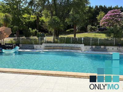 Villa - 330 m² - 6 pièces