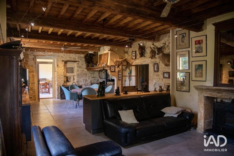 Maison - 668 m² - 27 pièces