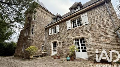 Maison - 305 m² - 10 pièces