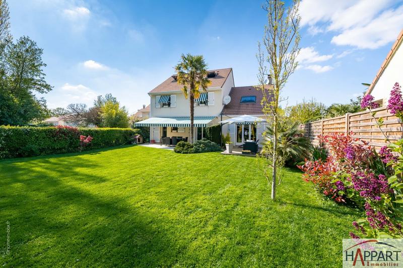 Maison - 200 m² - 10 pièces