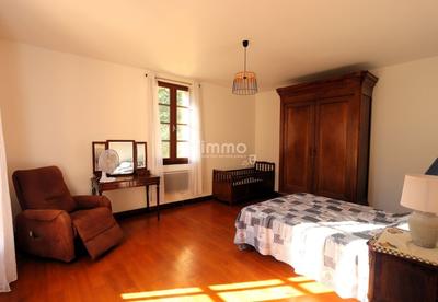 Maison - 184 m² - 7 pièces