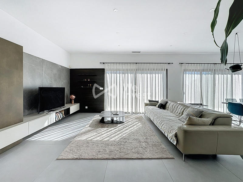 Villa - 200 m² - 8 pièces