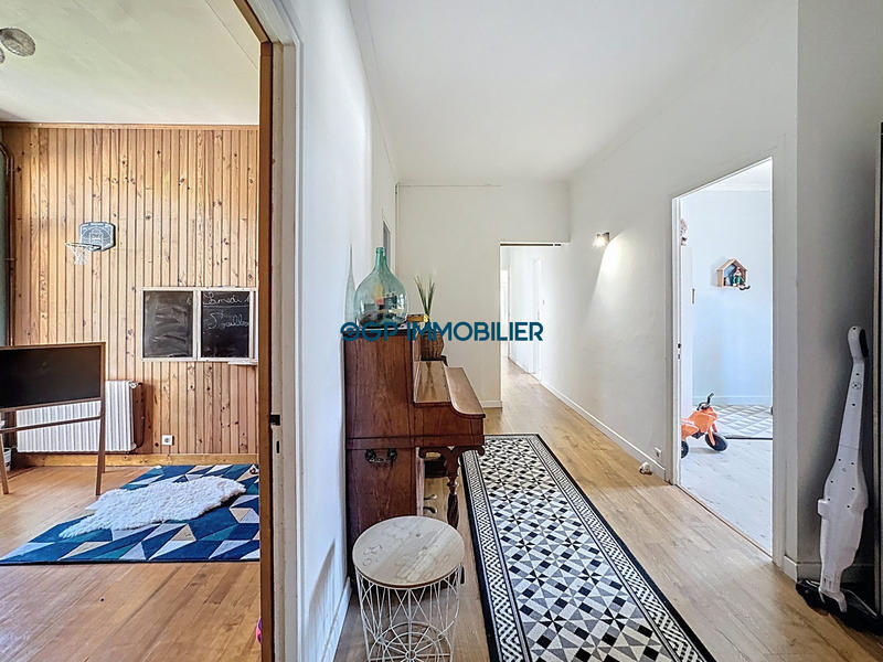 Maison - 200 m² - 4 pièces