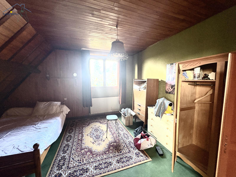 Maison - 220 m² - 9 pièces