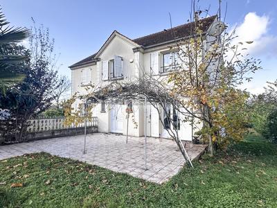 Maison traditionnelle - 183 m² - 8 pièces