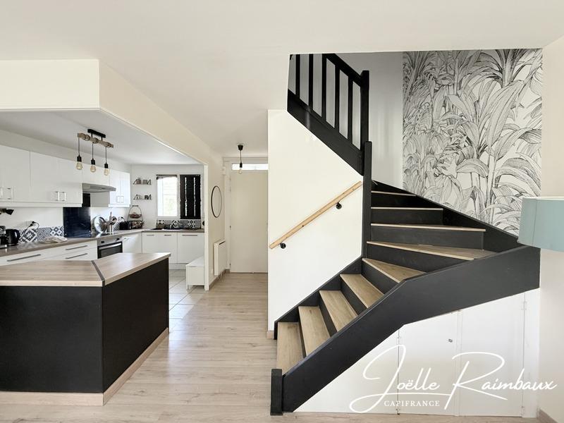 Maison - 95 m² - 5 pièces