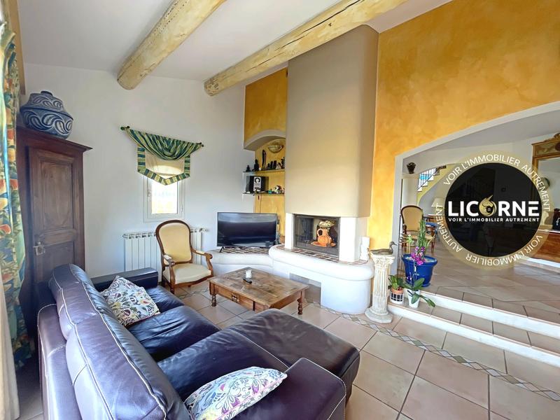 Maison - 180 m² - 6 pièces