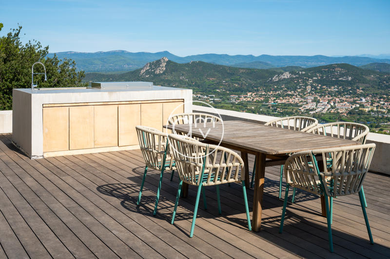 Maison - 170 m² - 6 pièces