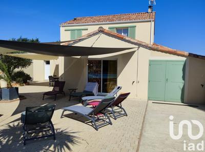 Maison - 200 m² - 8 pièces