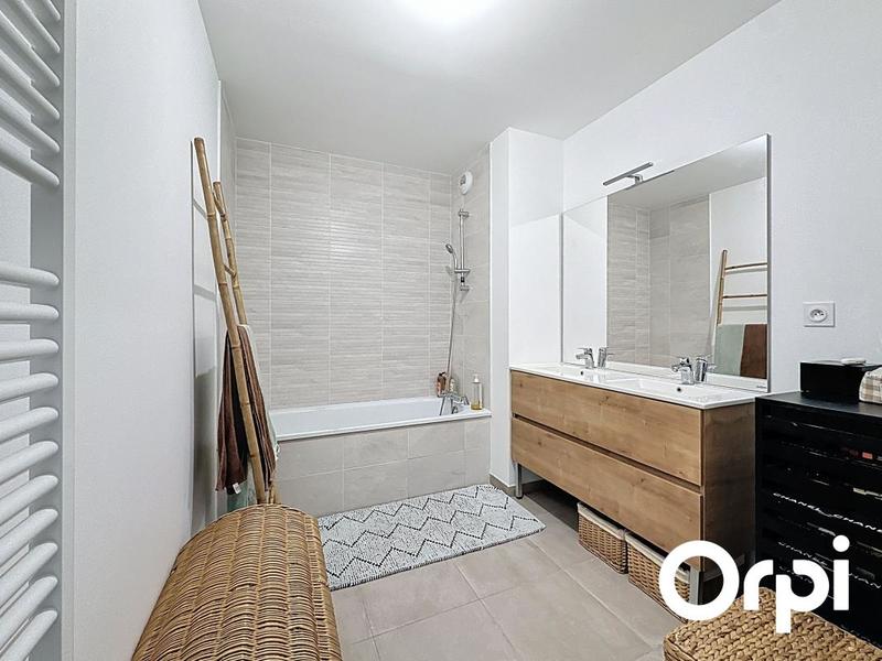 Appartement - 84 m² - 4 pièces