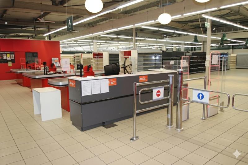 Local commercial - 1 768 m²