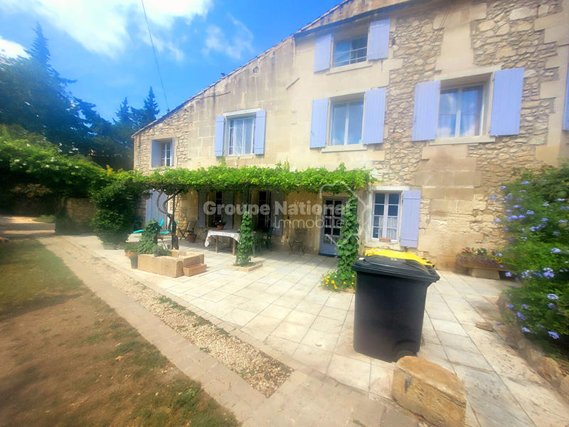 Maison - 250 m² - 6 pièces