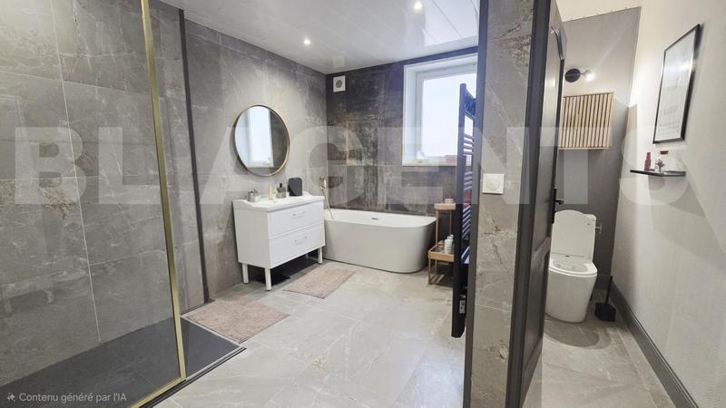 Maison - 260 m² - 10 pièces