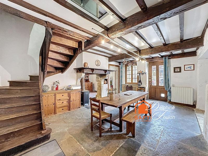 Maison - 288 m² - 8 pièces