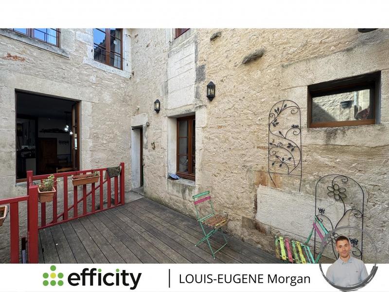 Maison - 233 m² - 8 pièces