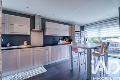 Maison - 180 m² - 8 pièces