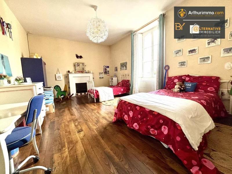 Maison - 228 m² - 7 pièces