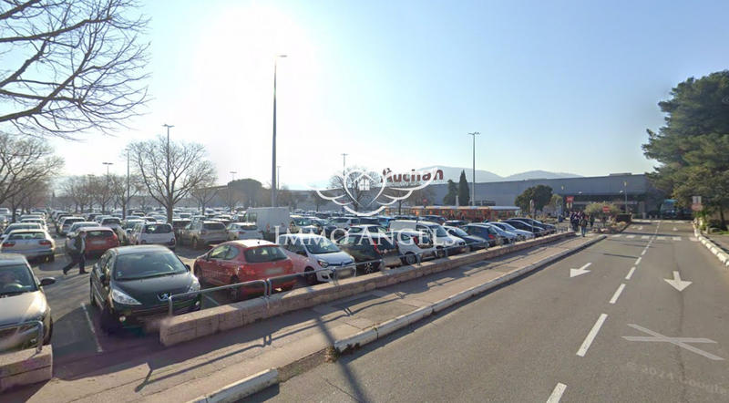 Fonds de commerce - Magasins - 50 m²