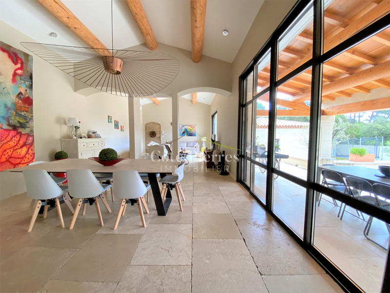 Villa - 200 m² - 6 pièces