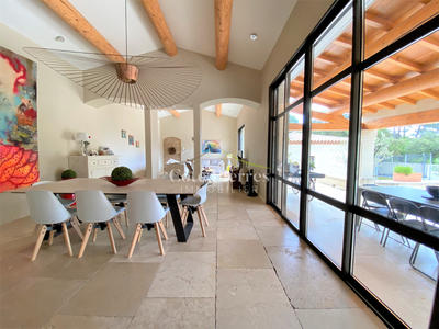 Villa - 200 m² - 6 pièces