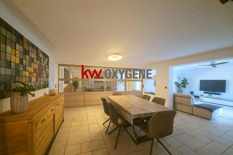 Maison - 250 m² - 7 pièces