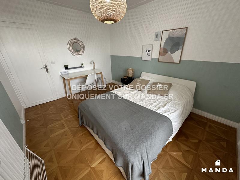 Chambre - 12 m² - 6 pièces