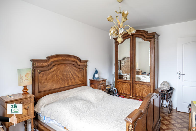 Maison - 233 m² - 7 pièces