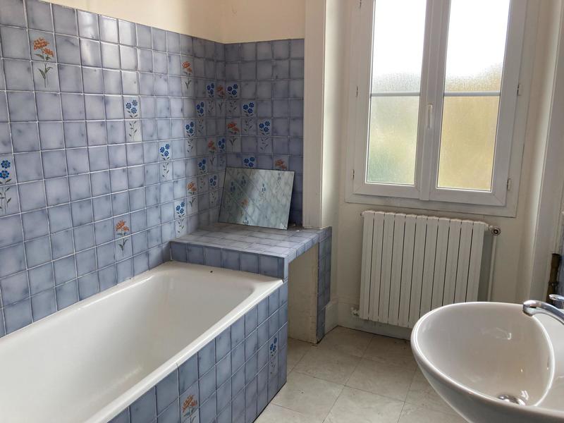 Maison - 229 m² - 11 pièces