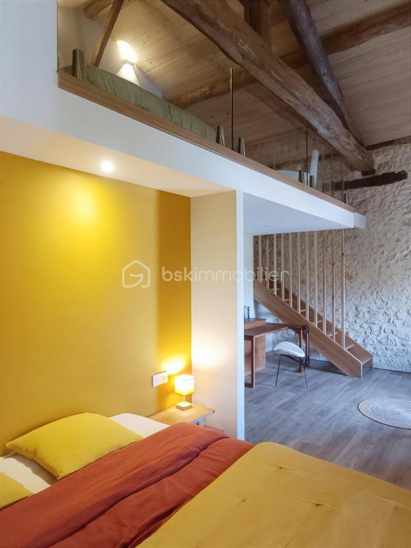 Château - 1 307 m² - 22 pièces