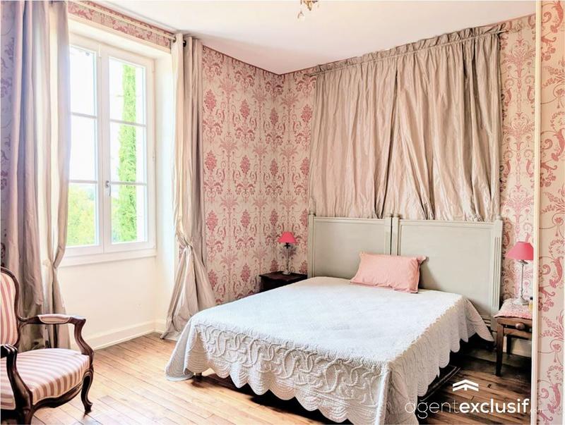 Maison de maîtres - 300 m² - 9 pièces