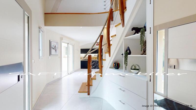 Maison - 182 m² - 7 pièces