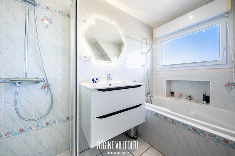 Maison - 92 m² - 5 pièces