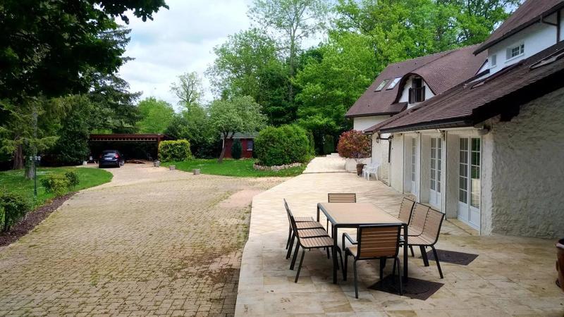 Propriété - 710 m² - 14 pièces