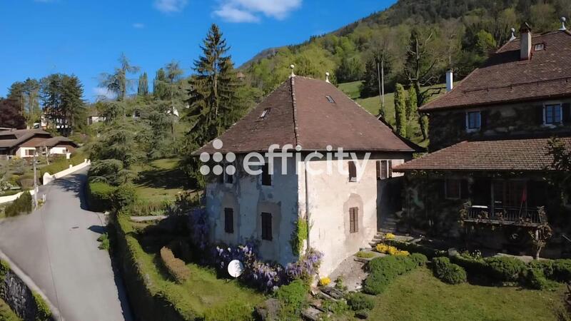 Maison - 210 m² - 9 pièces