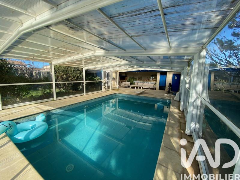 Maison - 212 m² - 9 pièces