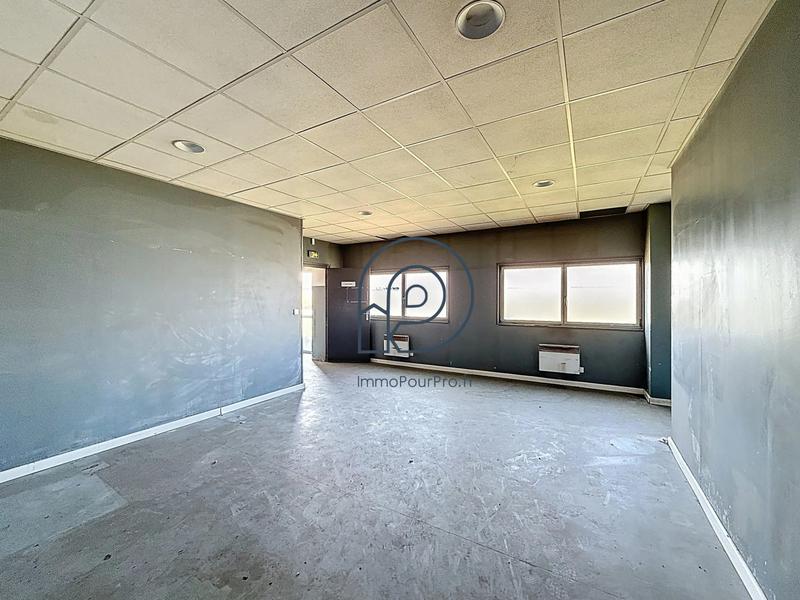 Local d'activités - 3 165 m²
