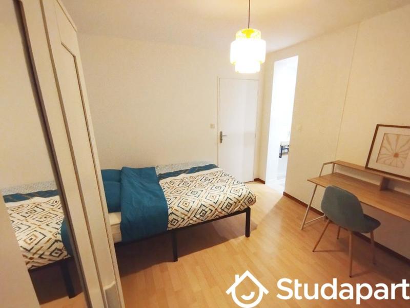 Chambre - 12 m² - 1 pièce